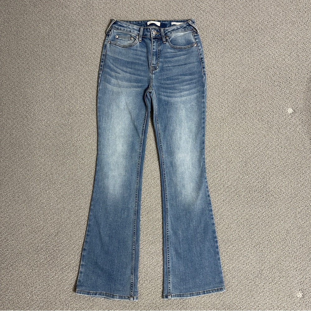 CLEO + WOLF CLASSIC HIGH RISE BOOTCUT STRETCH JEANS.